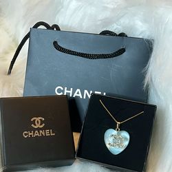 💎Luxury Brand Designer Blue Stone with Gold Lettering Heart Pendant Necklace💎