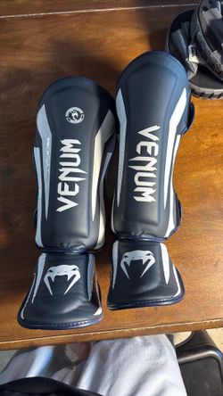 🔥 $70 firm! Venum Elite Standup Shin Guards