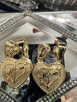 Dijes De Oro Laminado A 8 Cada Uno 