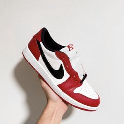 Jordan 1 Low Chicago