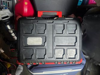 Milwaukee packouttool box