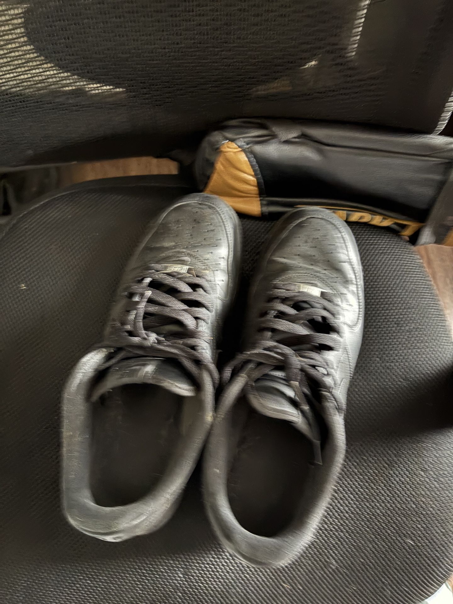 Black supreme air force 1s