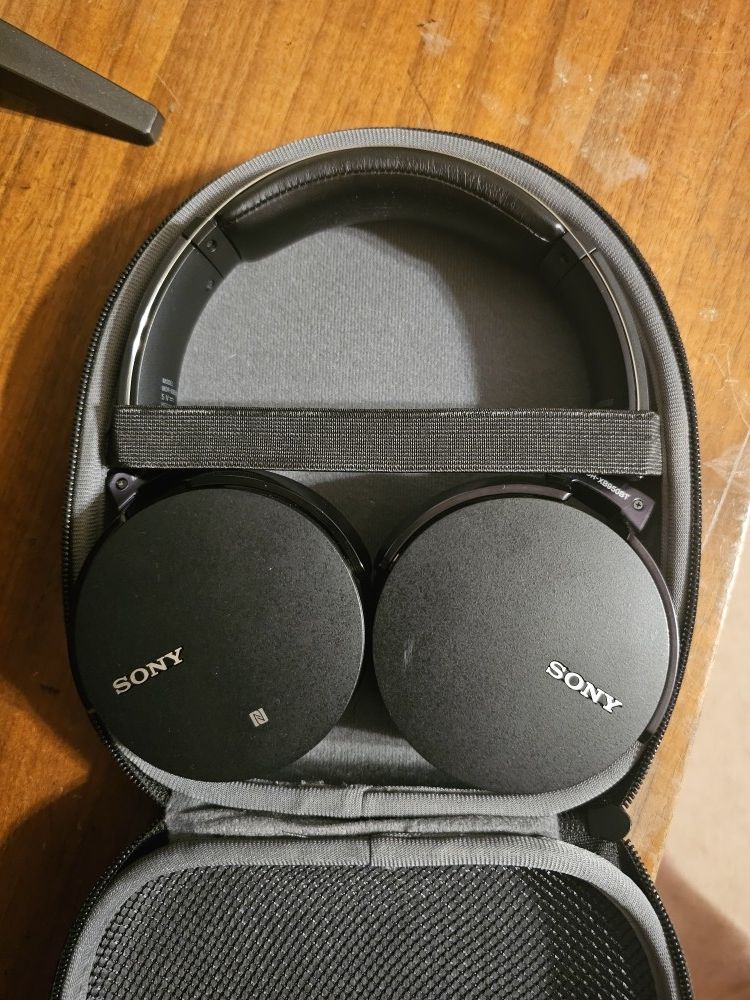 SONY MDR-XB950BT Extra Bass Wireless Headphones Over-Ear Headphones Black/Red!