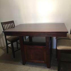 Table W/3 Chair