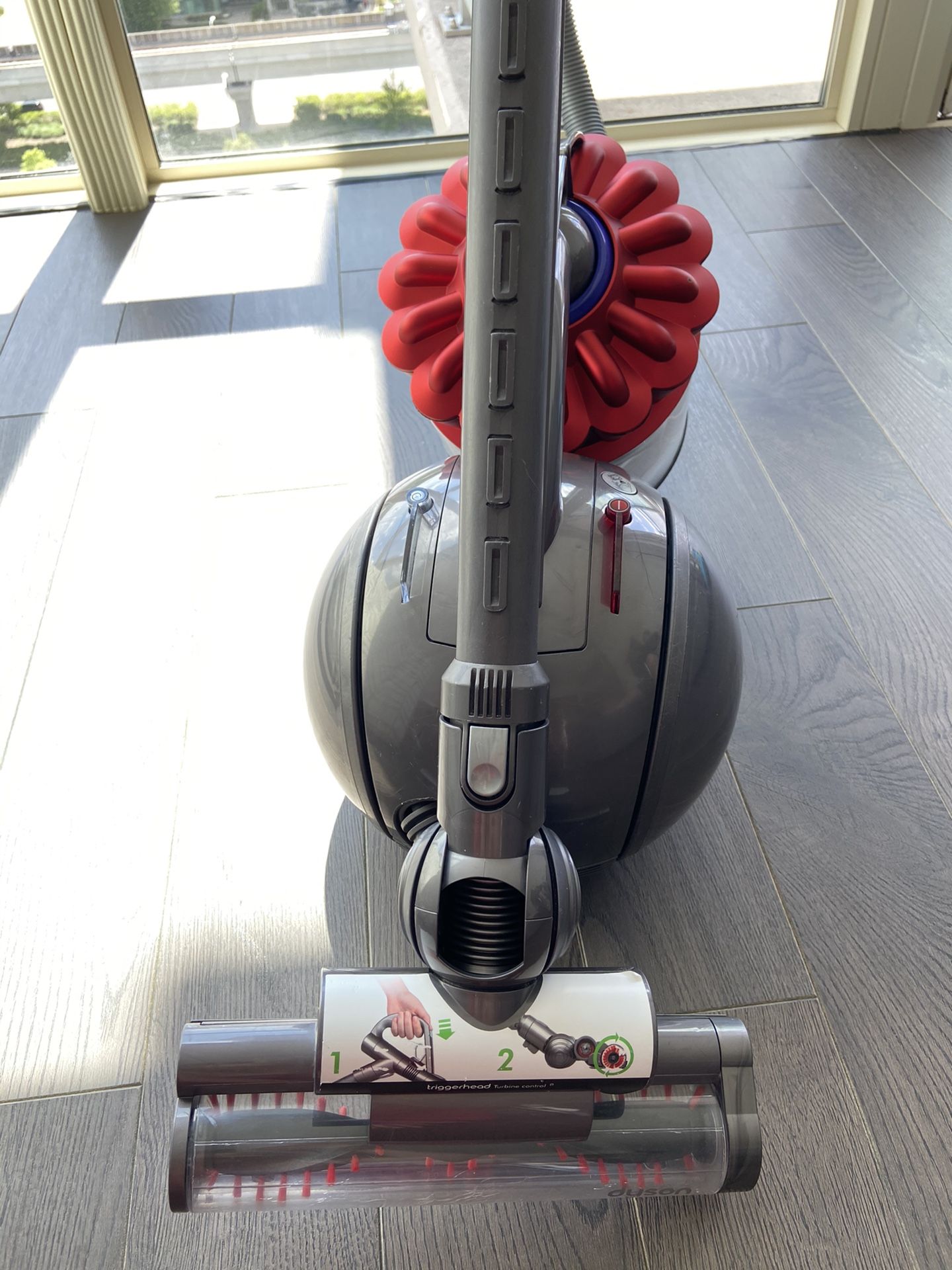 Dyson Dc39 Vacuum Cleaner like new with 20 months warranty