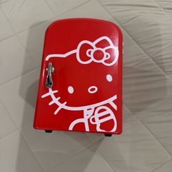 Y2K mini Hello Kitty Fridge (needs 12v Plug)