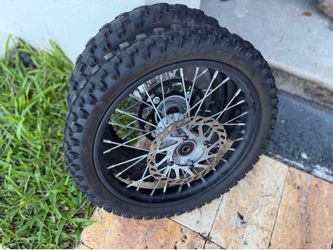 Ebox 2.0 wheels comes with sprocket and rotor