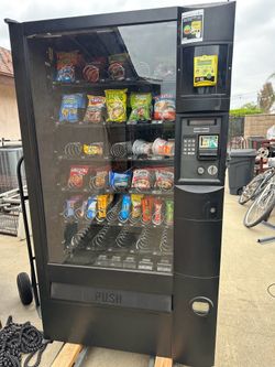 Selling 3 vending machines, AS IS ***