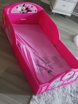 Minnie Mouse Bed And Accessories