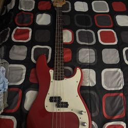 Fender  Red Bass
