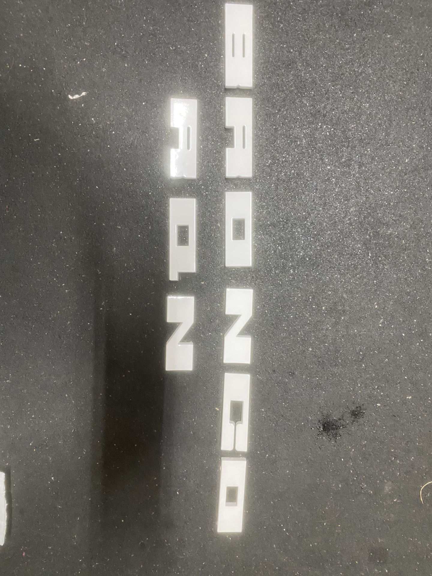 Bronco White Grille Letters (aftermarket)