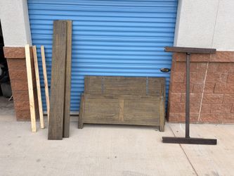 QUEEN SIZE BEDFRAME HEADBOARD AND FOOTBOARD 