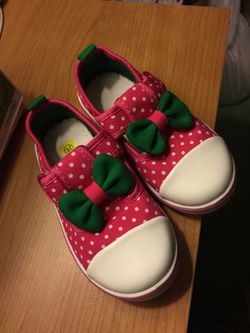 Girl shoes new. Size 28