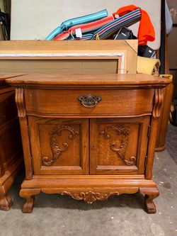 Lexington Furniture Victorian Sampler Oak Cabinet / Washstand – Vintage
