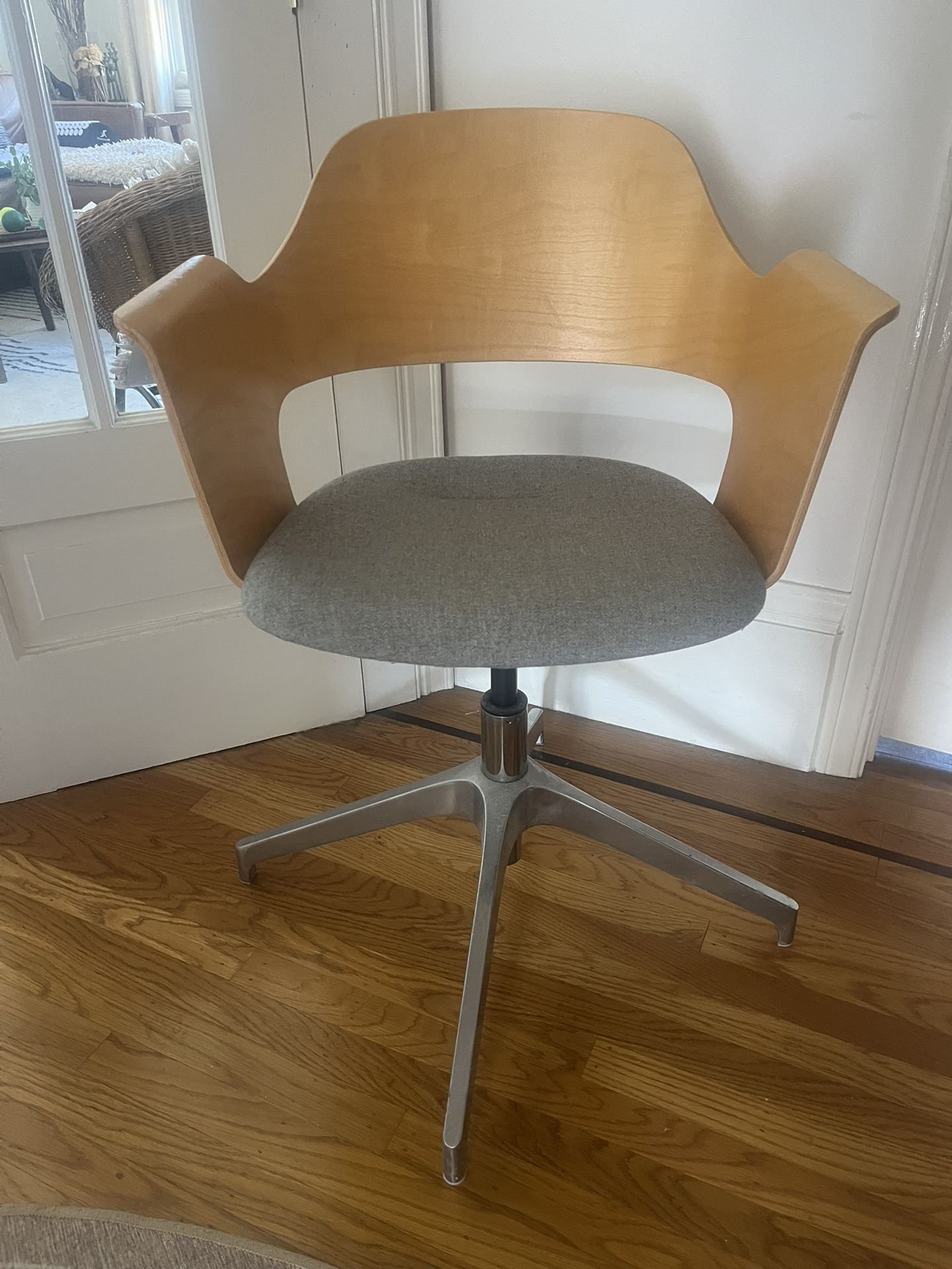 Wooden Swivel Desk Chair