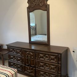 Beautiful Johnson Carper Bedroom Set.  Dresser Mirror And Nightstand. 