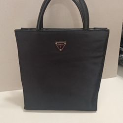 GUESS? Simple Black 11.5x11 Handbag Purse