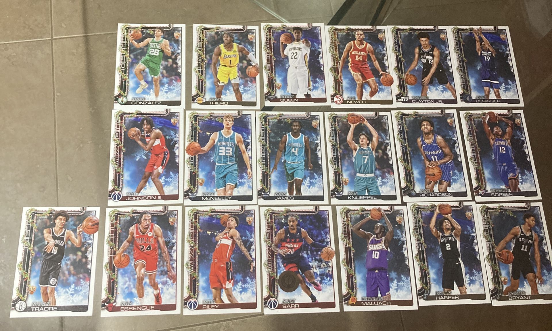19 Card Lot Derik Queen 2025-26 Topps Basketball Holiday Rookie #H173 RC also including Dylan Harper Kon Knueppel Carter Bryant Alex Sarr all rookie