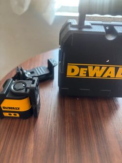 DeWalt Self-Leveling Laser Level with Case