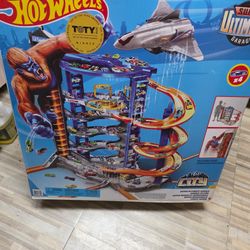 Hot Wheels Super Ultimate Garage 