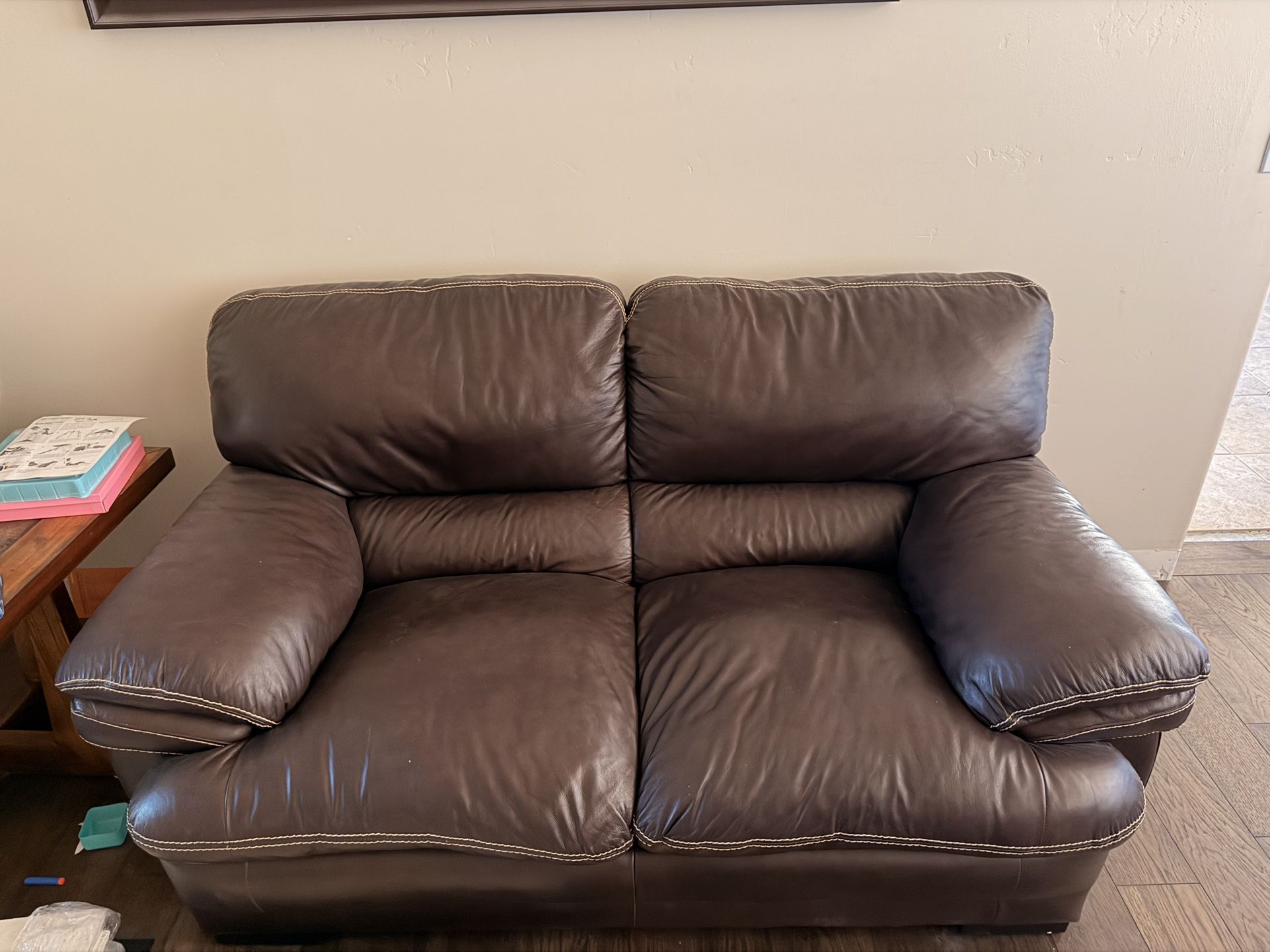 Loveseat (2-seater)