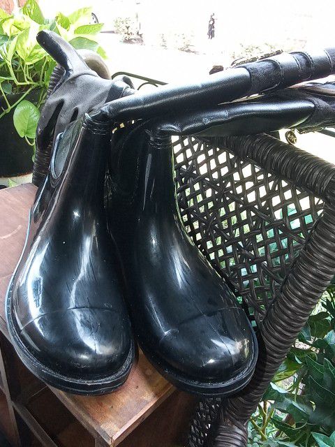 RUBBER/LEATHER BOOTS BY COACH