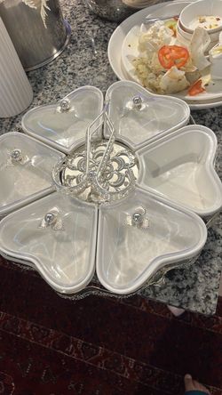 Flower-Shaped Serving Tray with Silver Handle