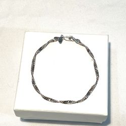 Vintage great condition .925 silver bracelet. 7-1/2”