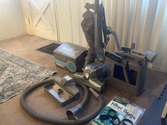 Kirby Sentria II w/attachments (for parts)