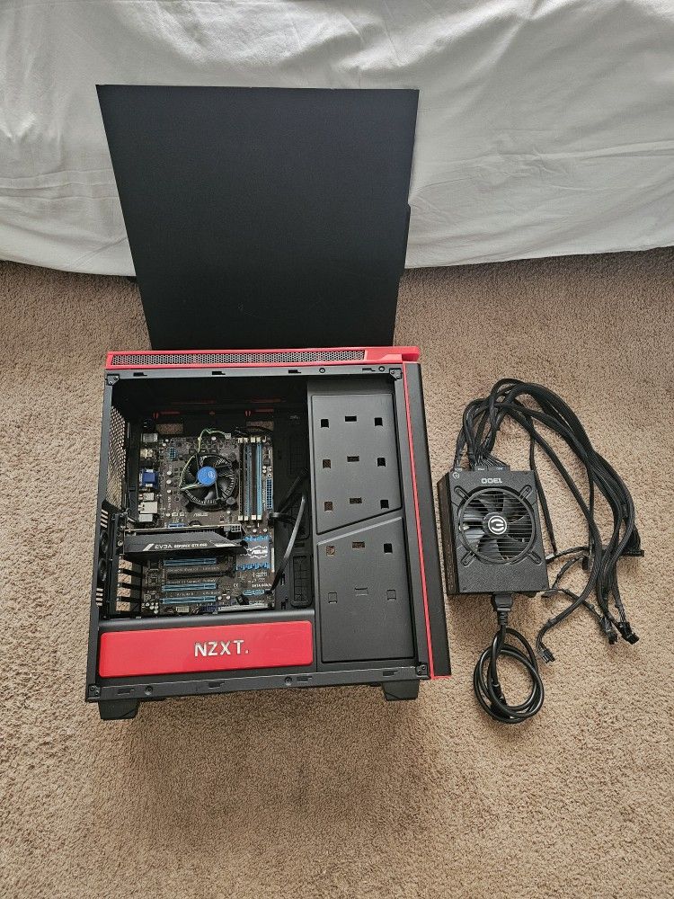 Bulk computer parts with gaming table,came in storage, READ DESCRIPTION AND SEE ALL THE PICTURES