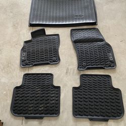 Audi Q3 2019+ OEM Rubber Floor Mats And Trunk Liner Brand New 100$ OBO 