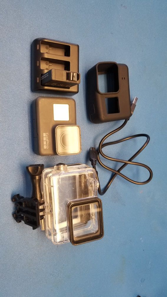 Gopro Hero 5 with extra battery