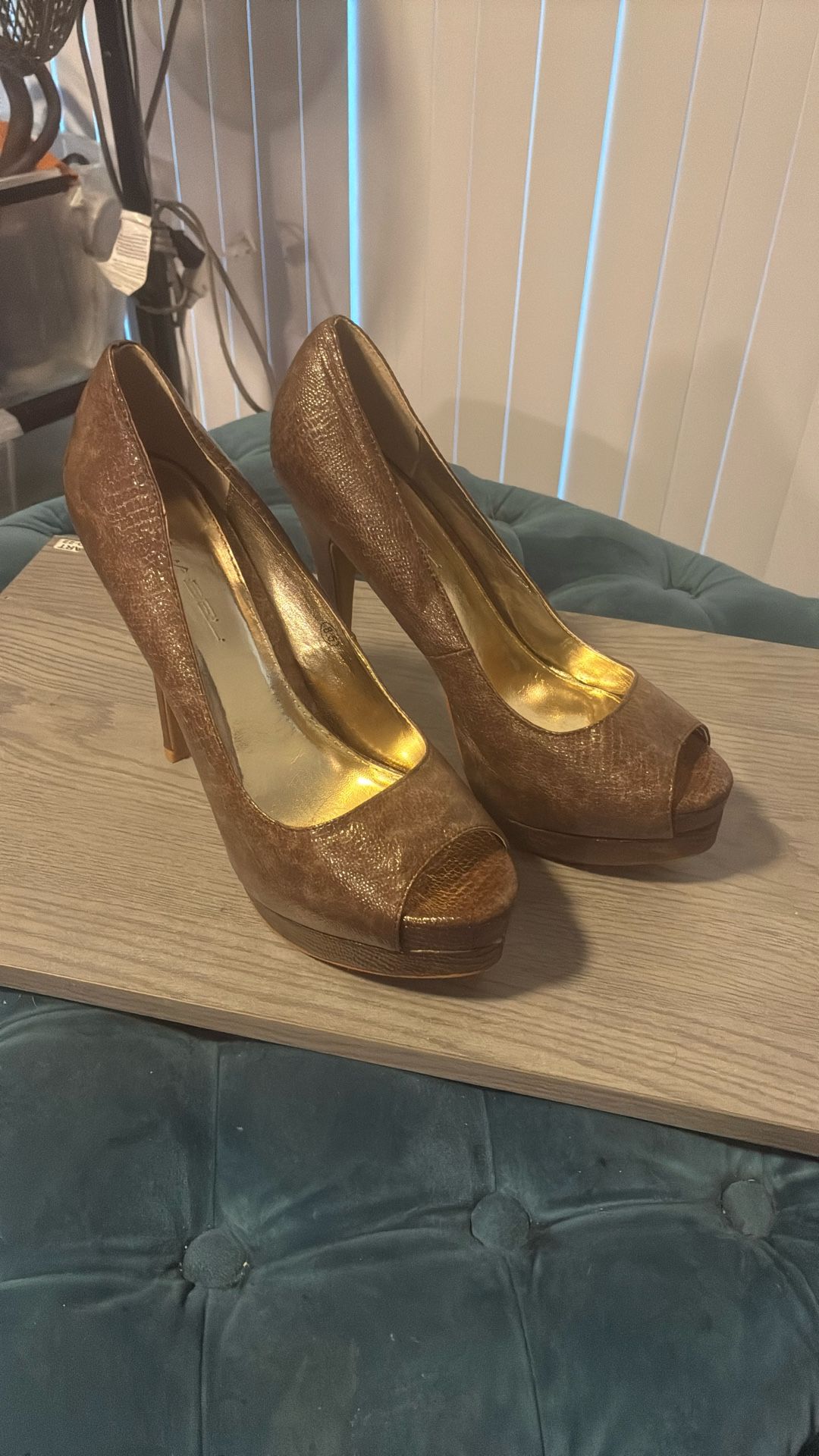 Label Heels Woman’s Size 8.5