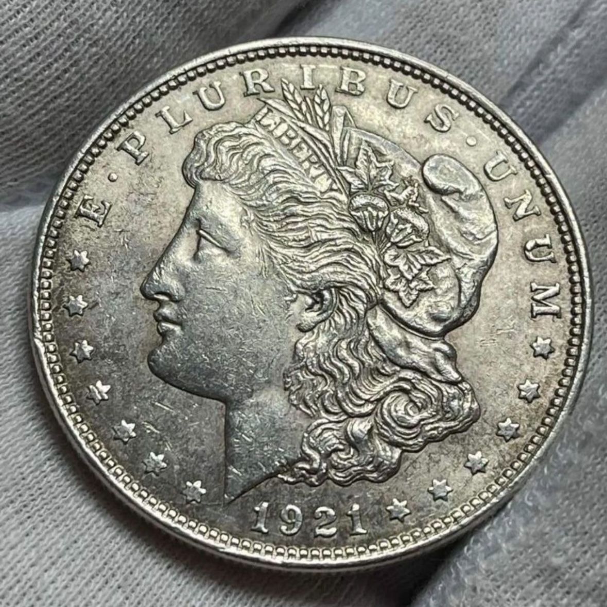 $1 1921 Morgan Dollar. Collectible Coin USA