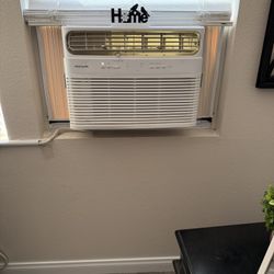 Frigidaire 8,000 BTU Smart Air Conditioner 