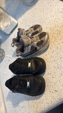 2 pair of Nike