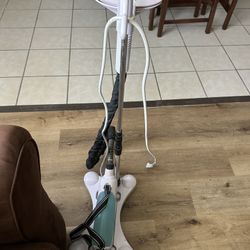 Tobi Stand Up Steam Iron 