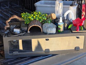 Reptile terrarium w/ just about everything you need for a reptile.
