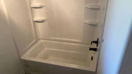 Bath Tub And Shower