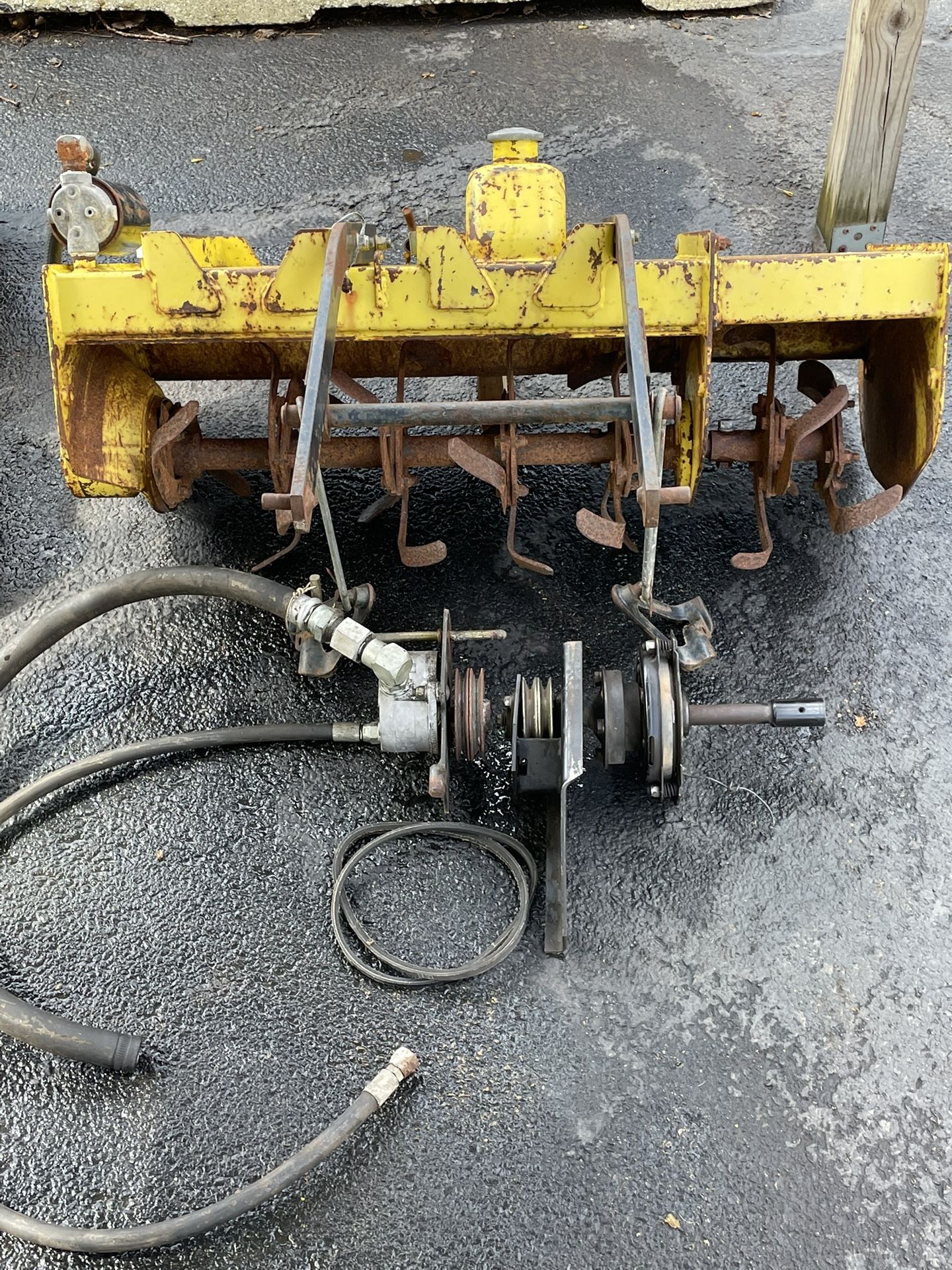 John Deere 30” Hydraulic Tiller