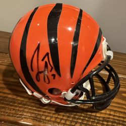 Joe Burrow Cincinnati Bengals Signed Mini Helmet! Comes with numbered COA! 