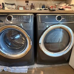 Electrolux Washer 4.4 Cu Ft/Dryer 8 Cu Ft-Need Gone By Thursday!