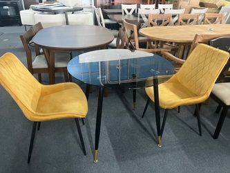 3-Piece Dining Set，$120