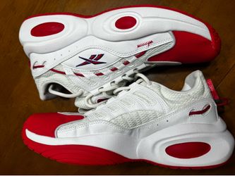 Iverson REEBOK SOLUTION MEN SIZE 11. like New