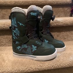 Vans Snow Boots ❄️ ❄️❄️❄️❄️size W6