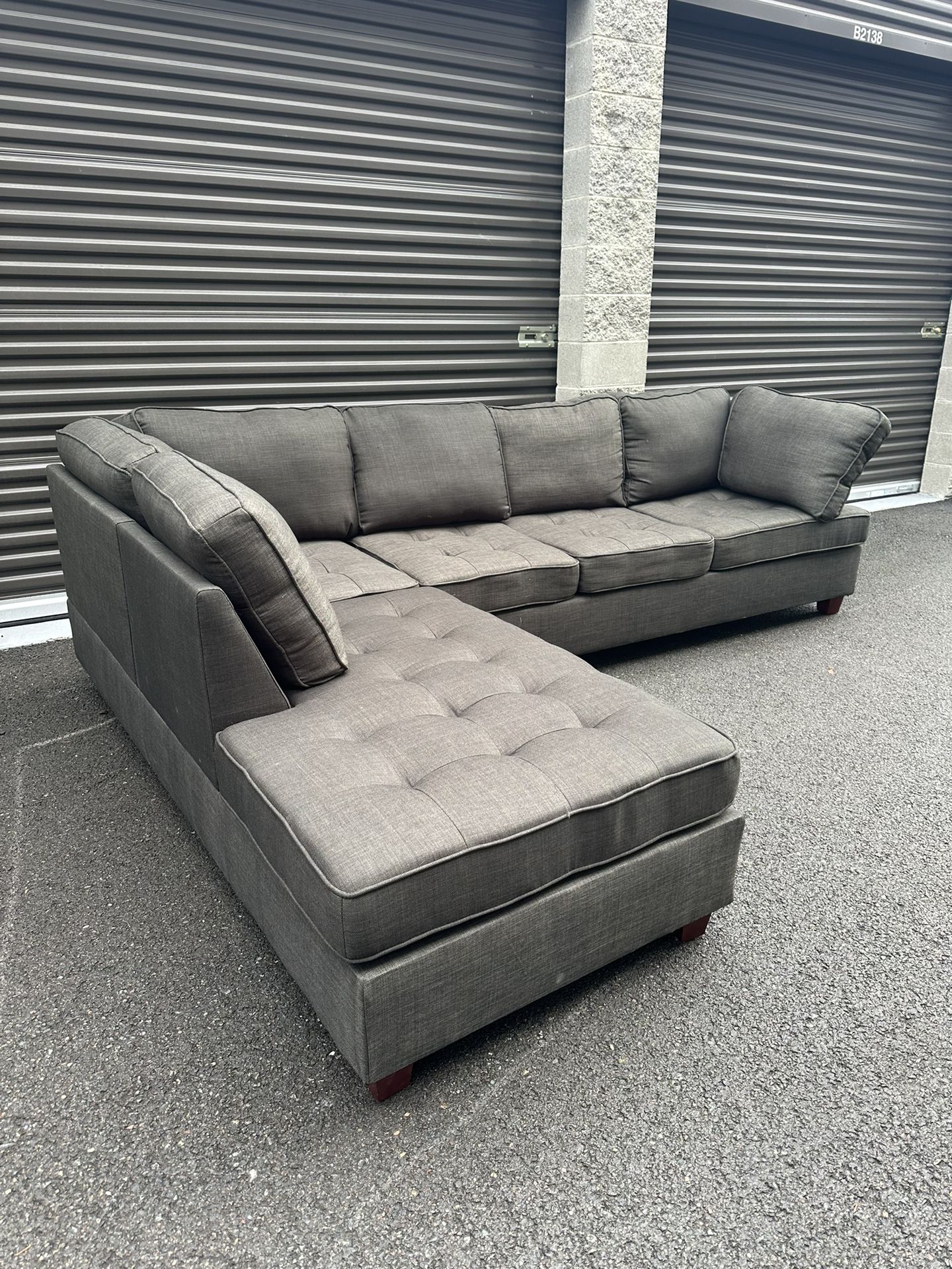 Grey Sectional Couch Sofa (FREE DELIVERY!)