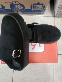 Black  size 8  Rough  clog style women