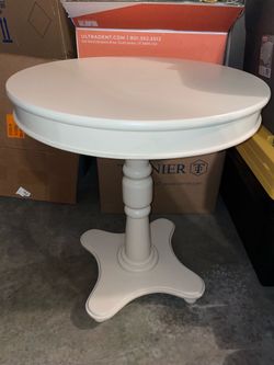 Accent table