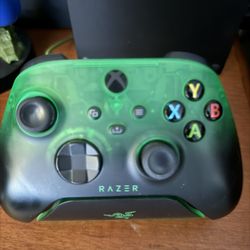 Razer Xbox Controller And Stand 