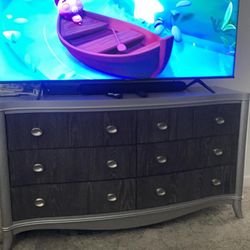 Dressers And Nightstands